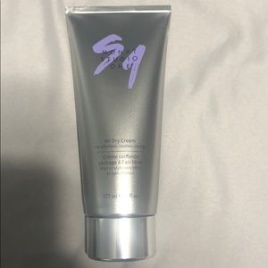 Never before used or opened Monat air dry cream